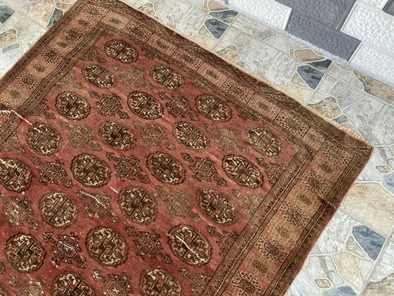 Vintage Turkoman Bukhara Wool Rug | 4'7" × 6'9" — Hand-Knotted c. 1950s