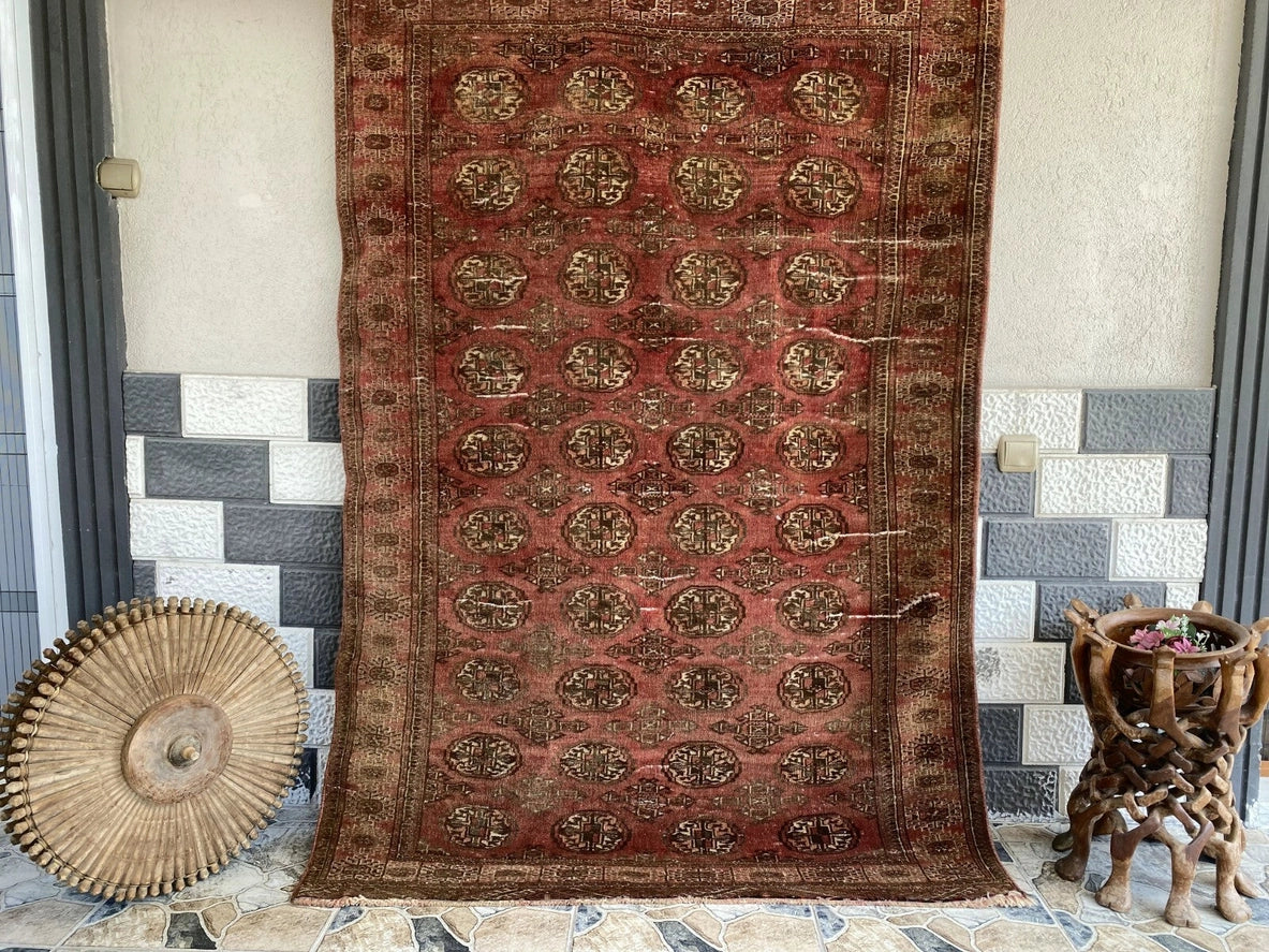 Vintage Turkoman Bukhara Wool Rug | 4'7" × 6'9" — Hand-Knotted c. 1950s