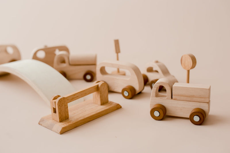 Wooden Vehicle Play Set | 7 Vehicles, Bridge, Signs & Garage Box | Q Toys
