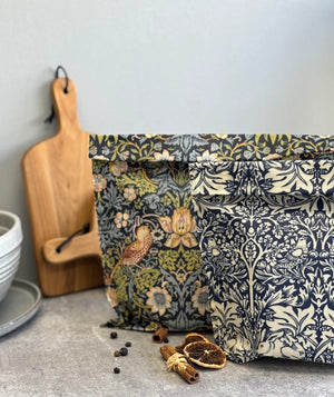 Beeswax Food Storage Bag | William Morris Print | 13" x 11"