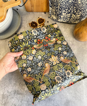 Beeswax Food Storage Bag | William Morris Print | 13" x 11"