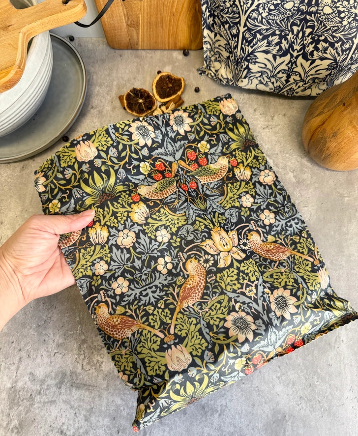 Beeswax Food Storage Bag | William Morris Print | 13" x 11"