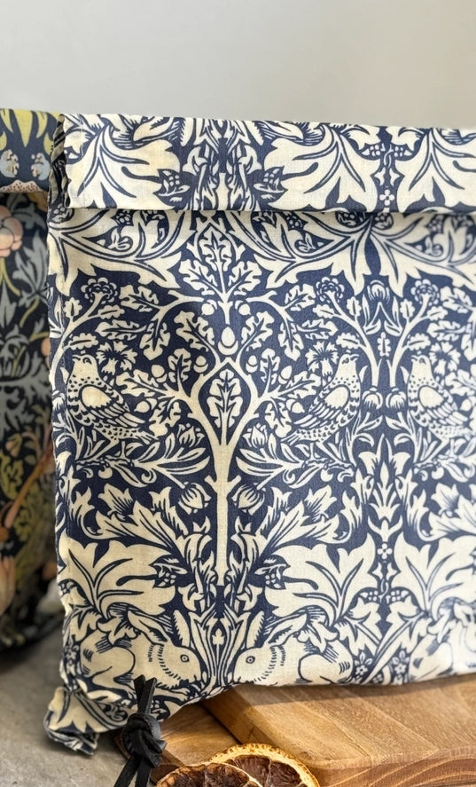 Beeswax Food Storage Bag | William Morris Print | 13" x 11"