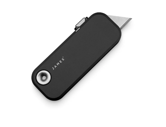 The Palmer utility knife ready for everyday cutting work