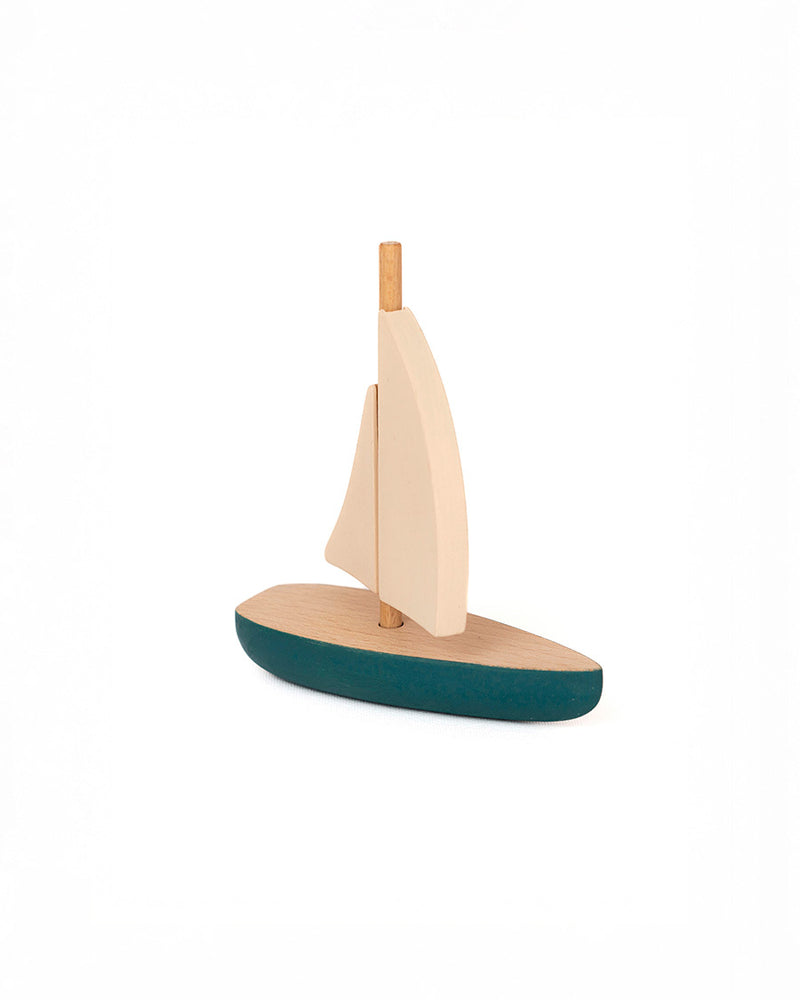 Wooden Sailboat | Magnetic Sail | Natural Beech & Linden | 11 x 4 x 12.5 cm