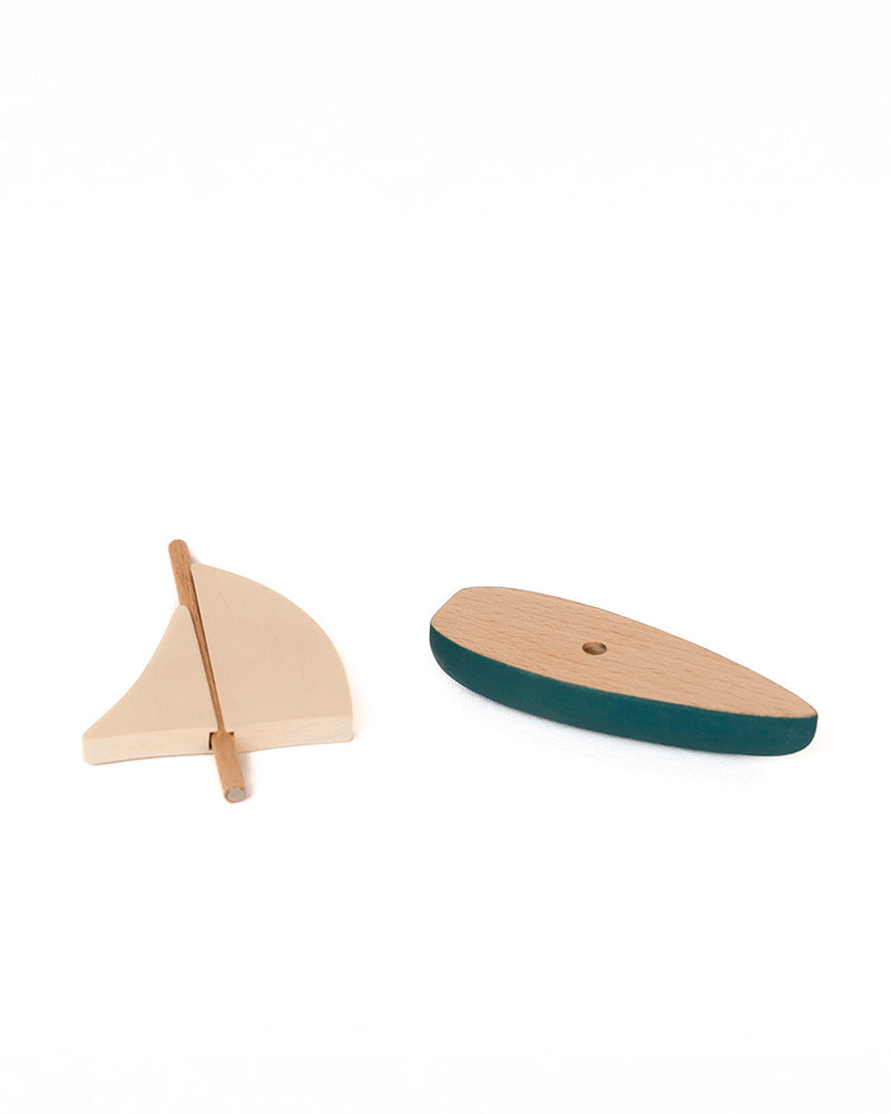 Wooden Sailboat | Magnetic Sail | Natural Beech & Linden | 11 x 4 x 12.5 cm